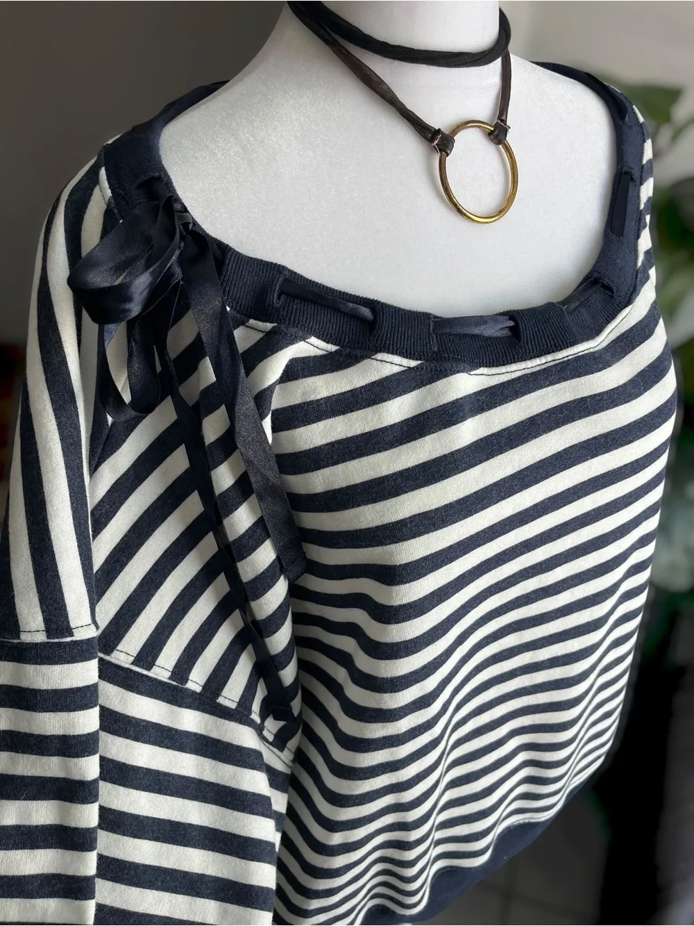 Hollister Striped Ribbon Bow Neckline Long Sleeve Sweatshirt Size M